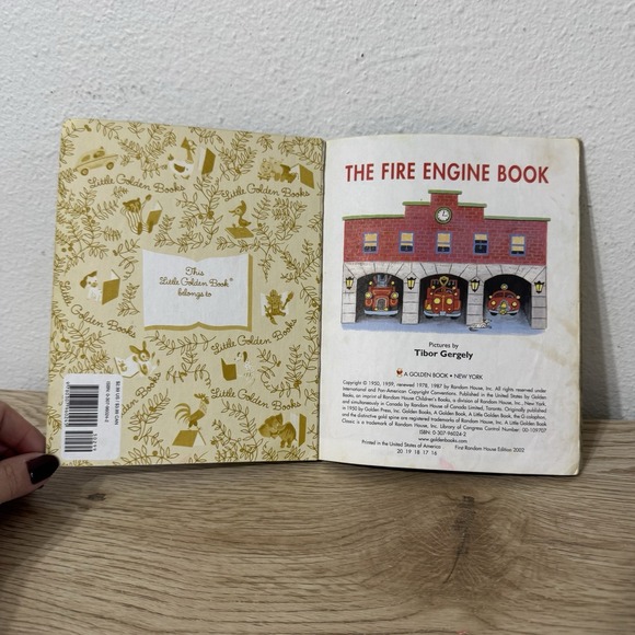 Fire Engine‎ Little Golden Book Pictures by Tibor Gergely 2002 - Picture 7 of 14